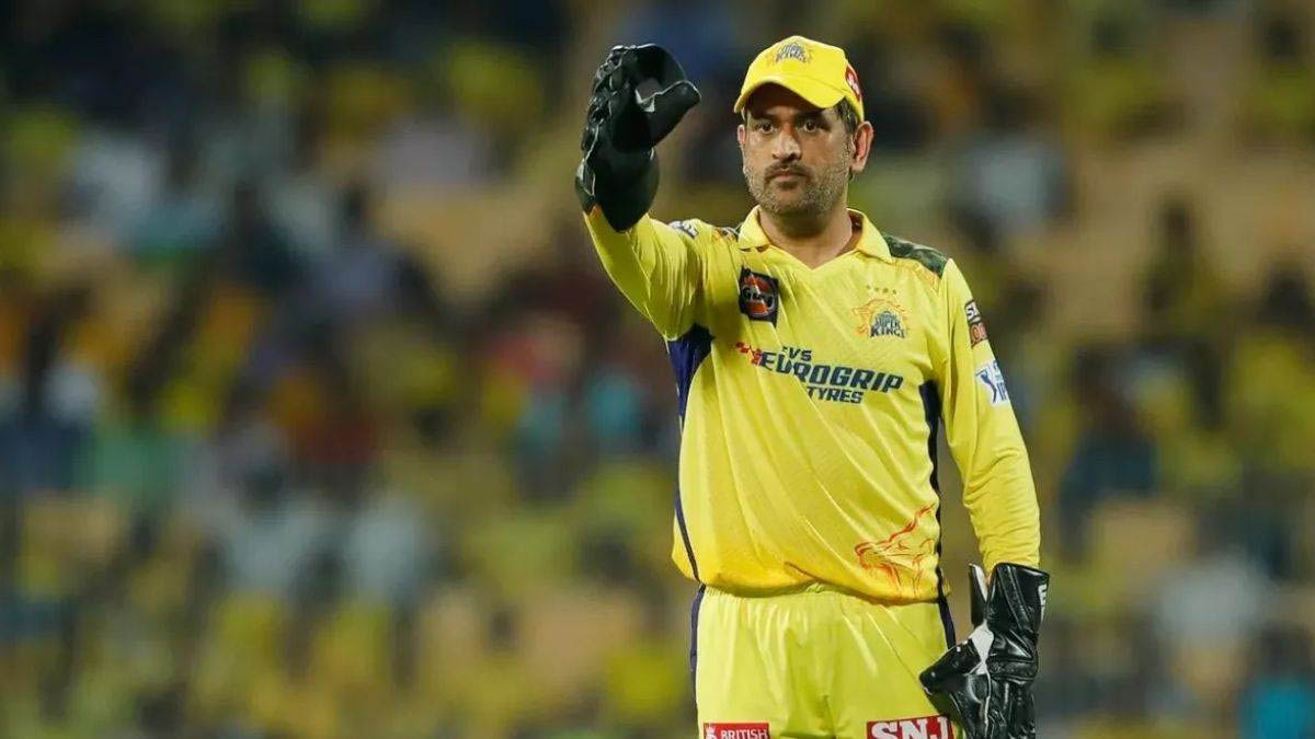 धोनी के निचले क्रम में खेलने से सीएसके को हो रहा नुकसान