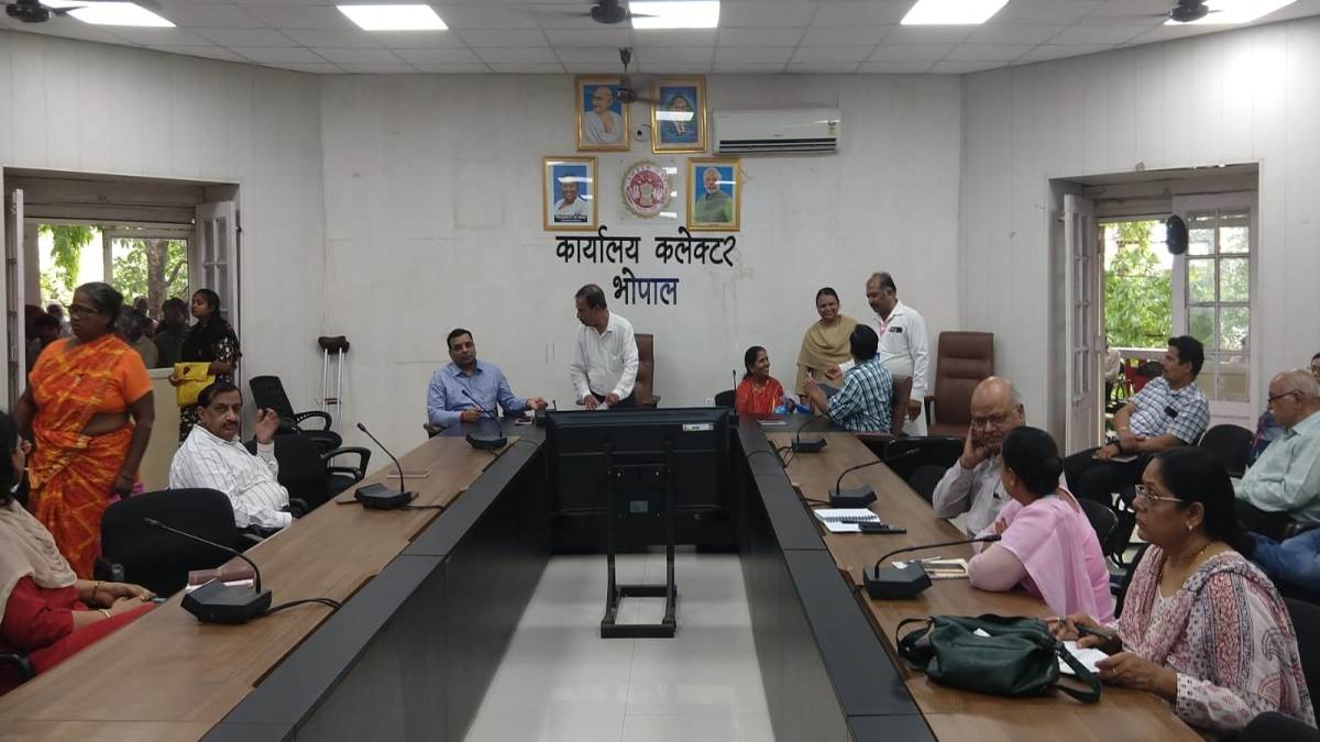 उपभोक्ता से निगम ने बोला एक नहीं दो कनेक्शन का जमा करों जलकर, जनसुनवाई में आया मामला