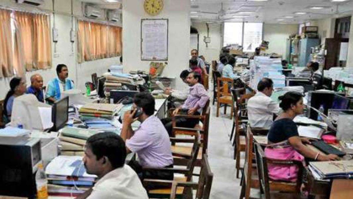 1 लाख आउटसोर्स कर्मचारियों को सौगात, एजेंसियों को देना होगा निर्धारित वेतन और सुविधाएं