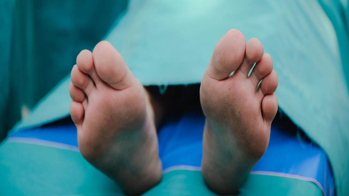 नरसिंहपुर में शराब के नशे में बेटे ने मां के सिर पर सिल पटककर ली जान, आराेपित गिरफ्ताार