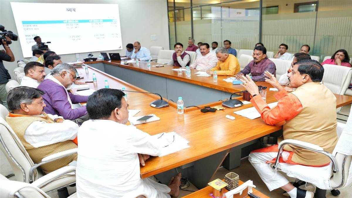 मध्य प्रदेश में मंत्रियों को दिए जिलों के प्रभार, सीएम डॉ. मोहन यादव ने इंदौर जिला अपने पास रखा