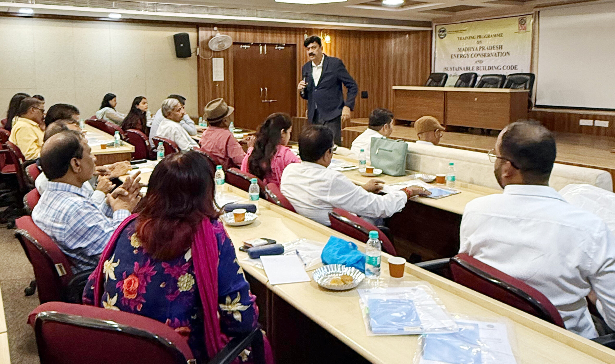 मध्यप्रदेश लोक निर्माण विभाग के अधिकारियों के लिए ऊर्जा संरक्षण एवं सतत भवन संहिता (ईसीएसबीसी)” पर दो दिवसीय